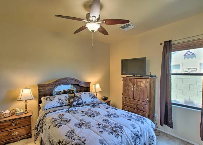 Near Golf: Casita W/ Patio 10 Mi To Dtwn Phoenix! Holiday home *